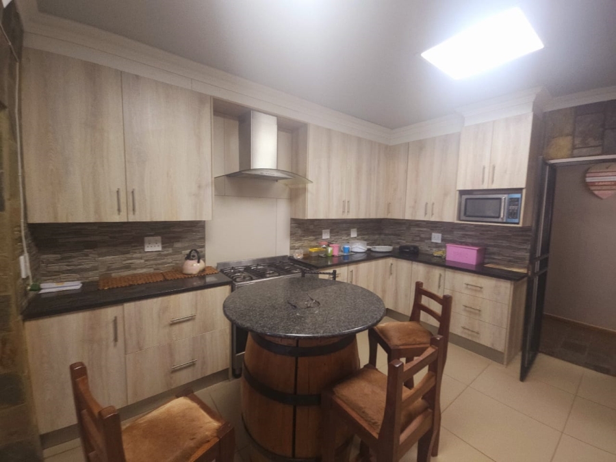 To Let 4 Bedroom Property for Rent in Hartbeespoort Rural North West